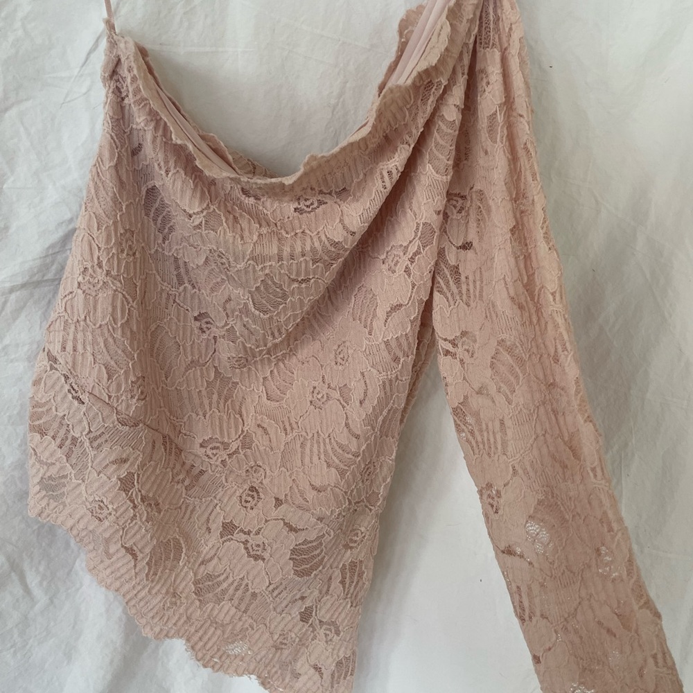 🍁 FALL SALE 🍁 One shoulder Lace Top